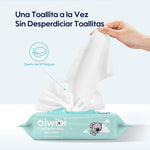 La foto muestra a la mamá extrayendo fácilmente las toallitas aiwibi.